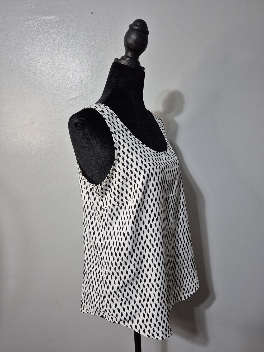Set Of 2 Faded Glory TankTops Small 4-6 Stripe & Abstract LightWeight Sleeveless